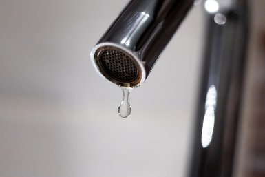 Воду можно пить даже сырой, уверяют на предприятии Илья Аверьянов, ИА PrimaMedia