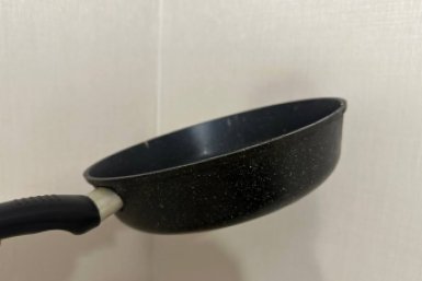 1 кусок на антипригарную сковороду — она как новая: прогорклый жир и нагар сползает без следа ИА Stavropol.Media
